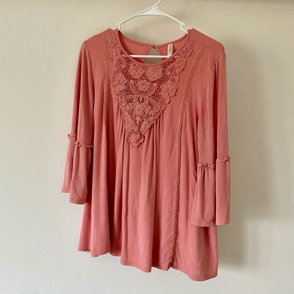 Women’s flowy top